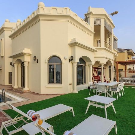 The S Holiday Homes - Stunning 5 Bedrooms Villa At The Palm Jumeirah With Private Beach And Pool Dubai Exterior foto