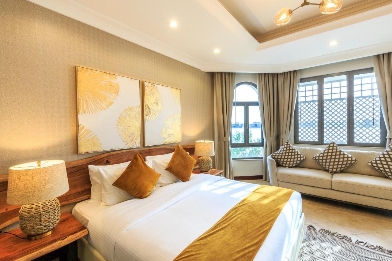 The S Holiday Homes - Stunning 5 Bedrooms Villa At The Palm Jumeirah With Private Beach And Pool Dubai Exterior foto