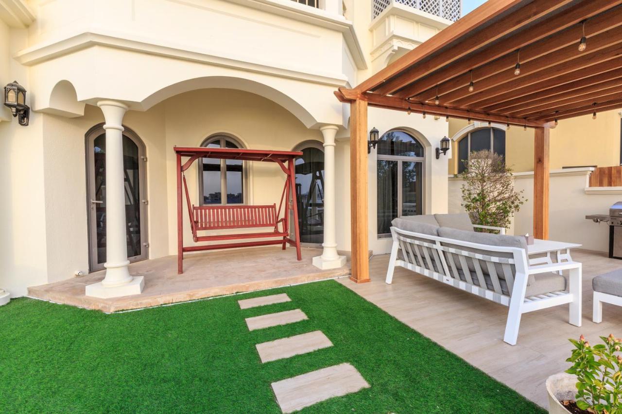 The S Holiday Homes - Stunning 5 Bedrooms Villa At The Palm Jumeirah With Private Beach And Pool Dubai Exterior foto