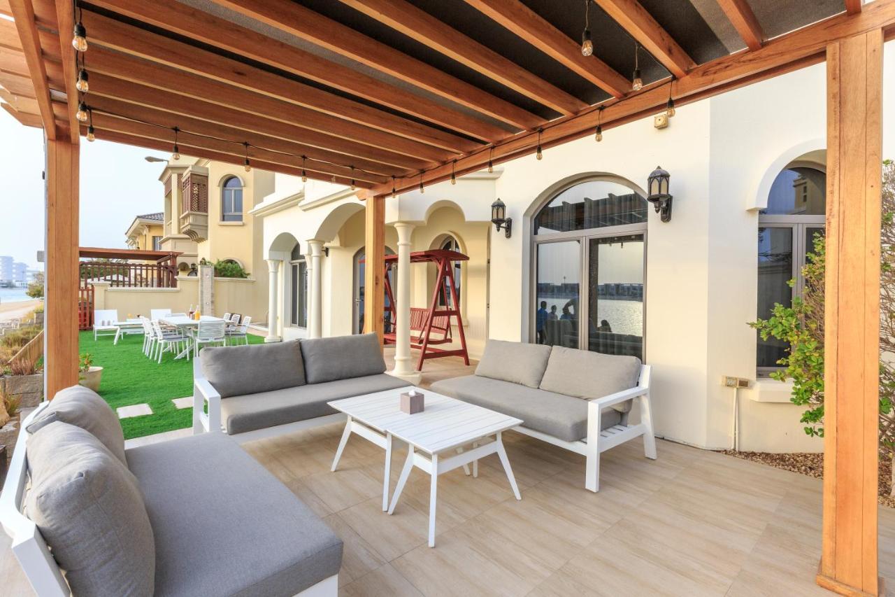 The S Holiday Homes - Stunning 5 Bedrooms Villa At The Palm Jumeirah With Private Beach And Pool Dubai Exterior foto