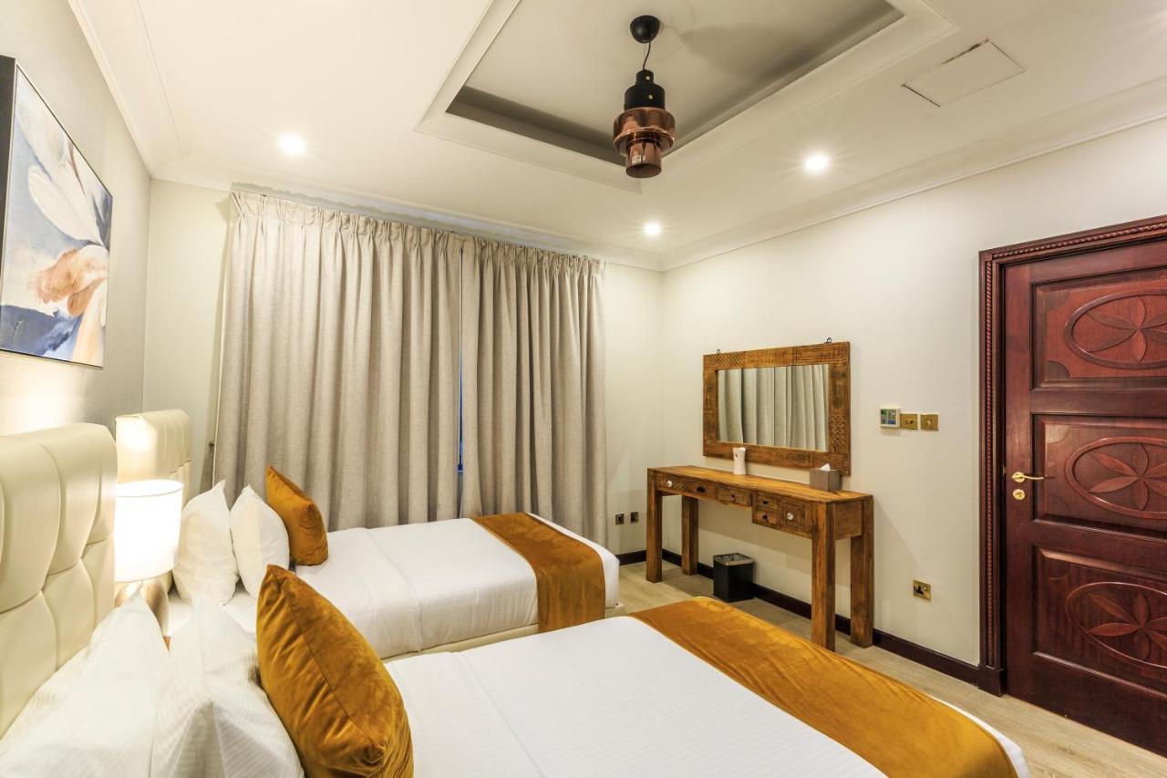 The S Holiday Homes - Stunning 5 Bedrooms Villa At The Palm Jumeirah With Private Beach And Pool Dubai Exterior foto