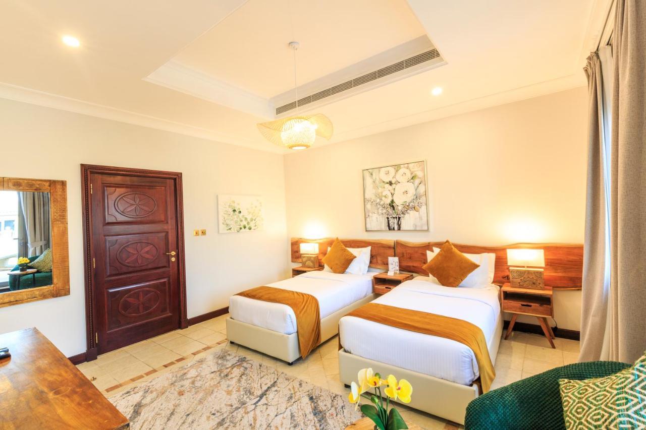 The S Holiday Homes - Stunning 5 Bedrooms Villa At The Palm Jumeirah With Private Beach And Pool Dubai Exterior foto