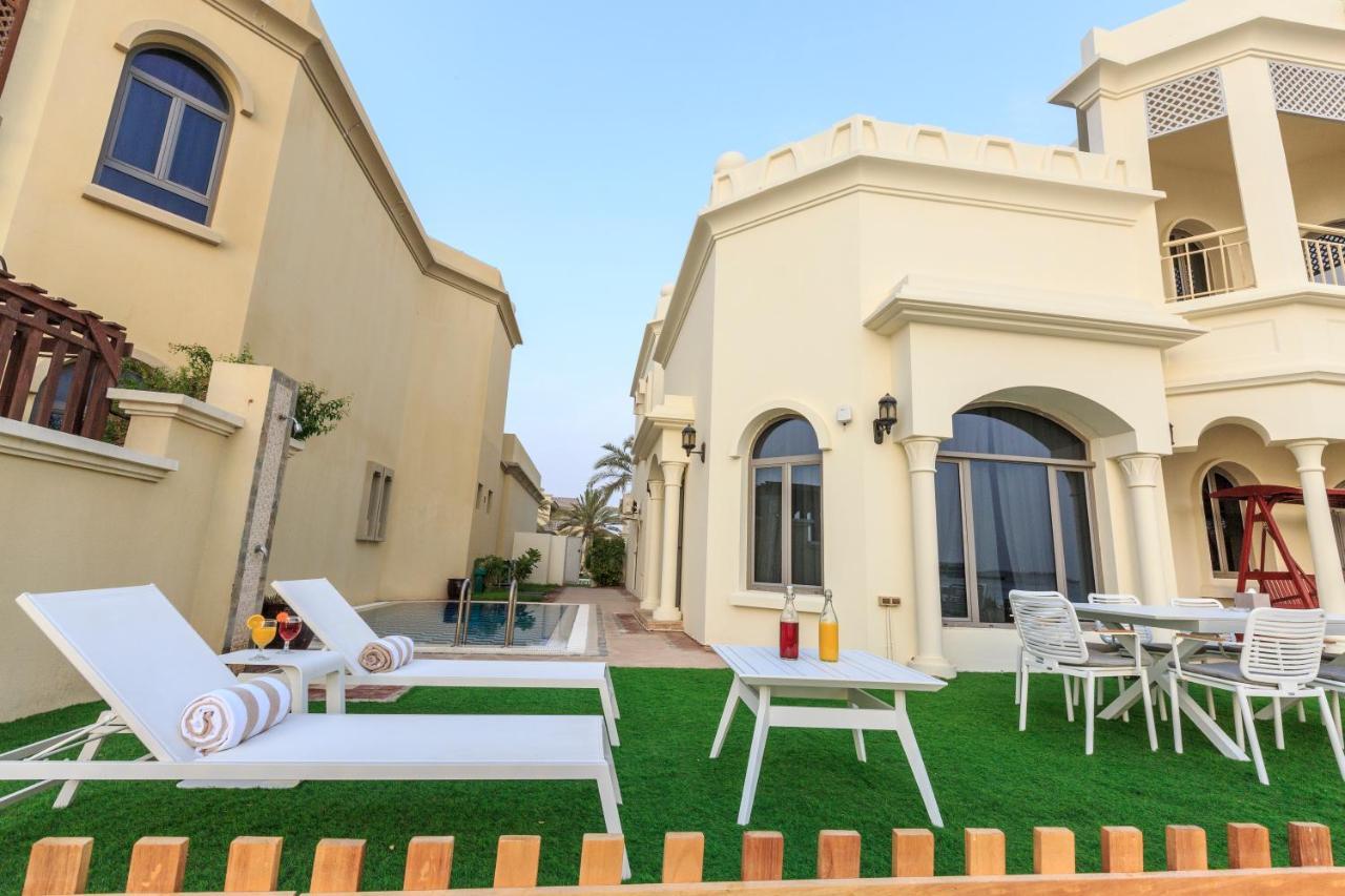 The S Holiday Homes - Stunning 5 Bedrooms Villa At The Palm Jumeirah With Private Beach And Pool Dubai Exterior foto